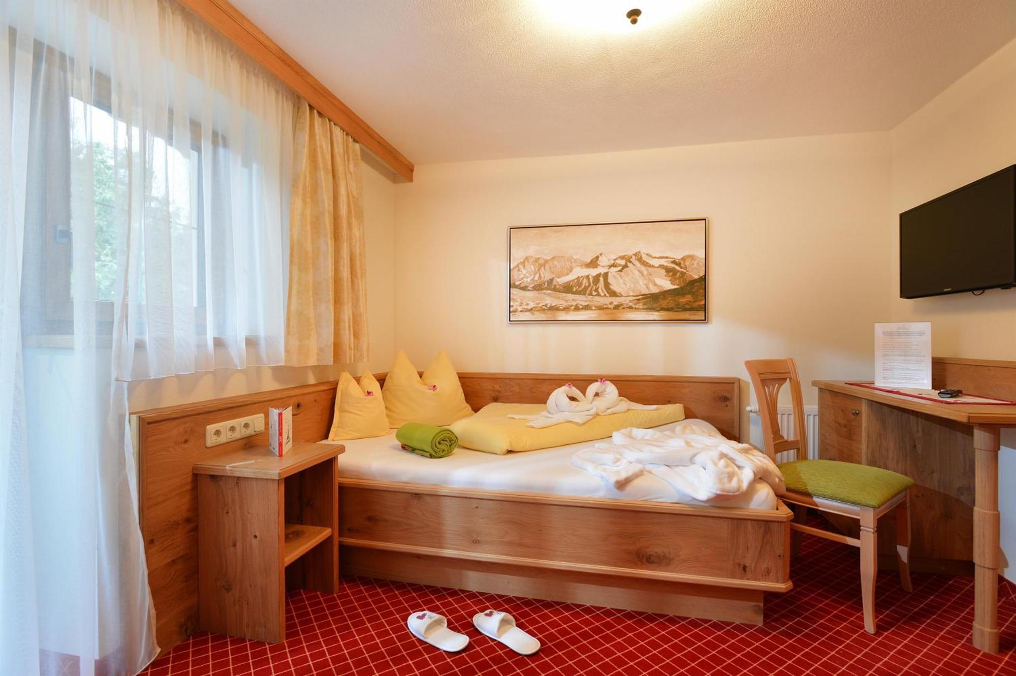 Hotel Garni Bavaria Ellmau Buitenkant foto