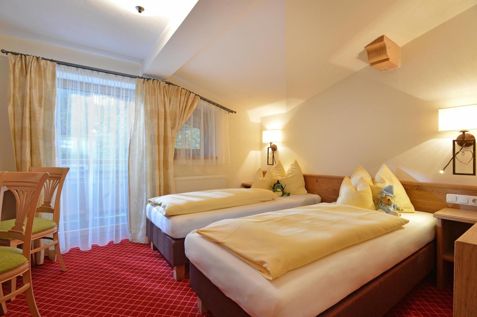 Hotel Garni Bavaria Ellmau Buitenkant foto